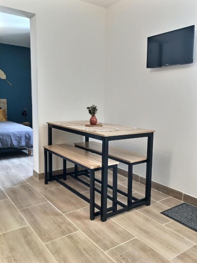 Bleu Lavande - Coquet Appartement Ambiance Village Истр Экстерьер фото