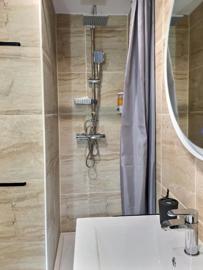 Bleu Lavande - Coquet Appartement Ambiance Village Истр Экстерьер фото